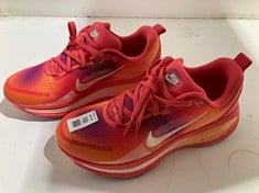 Lot 118  
            BIRMINGHAM SR111 - PARCEL DELIVERY ONLY 

                
PAIR OF NIKE RUN VOMERO ZOOM RUNNING SHOES UK SIZE 6.