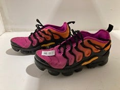 Lot 119  
            BIRMINGHAM SR111 - PARCEL DELIVERY ONLY 

                
PAIR OF NIKE AIR VAPOR MAX PLUS UK SIZE 4.