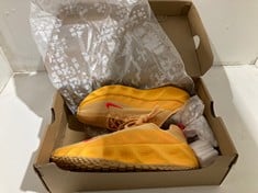 Lot 122  
            BIRMINGHAM SR111 - PARCEL DELIVERY ONLY 

                
PAIR OF NIKE AVA ROVER TRAINERS IN CELESTIAL GOLD UK SIZE 6.