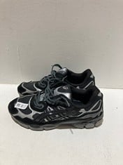 Lot 166  
            BIRMINGHAM SR111 - PARCEL DELIVERY ONLY 

                
1X ASICS MEN’S GEL- KAYANO 14 SNEAKERS UK SIZE 9.