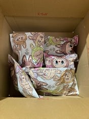 Lot 225  
            BIRMINGHAM SR111 - PARCEL DELIVERY ONLY 
                
5 X ITEMS MONSTER FIGURES.