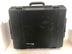 Lot 240  
            BIRMINGHAM SR111 - PARCEL DELIVERY ONLY 
                
HARDIGG STORM CASE FOR STORAGE.