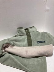 Lot 311  
            BIRMINGHAM SR111 - PARCEL DELIVERY ONLY 
                
12 X MEN’S CLOTHING TO INCLUDE FLEECE COLUMBIA TOP.