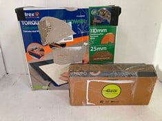 Lot 346  
            BIRMINGHAM SR111 - PARCEL DELIVERY ONLY 

                
TORQUE MASTER POWER COMPACT TILE CUTTER TO ALSO INCLUDE TRIMMING SHEARS.