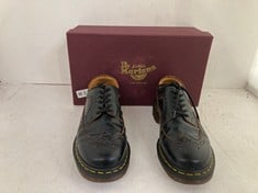 Lot 360  
            BIRMINGHAM SR111 - PARCEL DELIVERY ONLY 
                
DR MARTENS WOMEN’S SHOES BLACK UK 6.