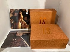 Lot 448  
            BIRMINGHAM SR111 - PARCEL DELIVERY ONLY 

                
4 X ITEMS INCLUDING TAYLOR SWIFT THE LIFE OF A SHOWGIRL RECORD.
