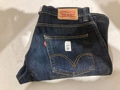 Lot 449  
            BIRMINGHAM SR111 - PARCEL DELIVERY ONLY 

                
PAIR OF LEVI STRAUSS JEANS WAIST 34 LENGTH 32.
