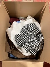 Lot 463  
            BIRMINGHAM SR111 - PARCEL DELIVERY ONLY 

                
15 X LADIES CLOTHES TO INCLUDE SHRINK CURVE BLOUSE SIZE 2 CLOTHES.