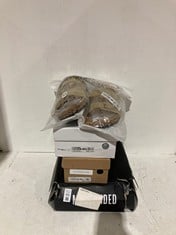 Lot 476  
            BIRMINGHAM SR111 - PARCEL DELIVERY ONLY 

                
4 X WOMEN’S SHOES TO INCLUDE MISSGUIDED HEELS BEIGE UK 6.