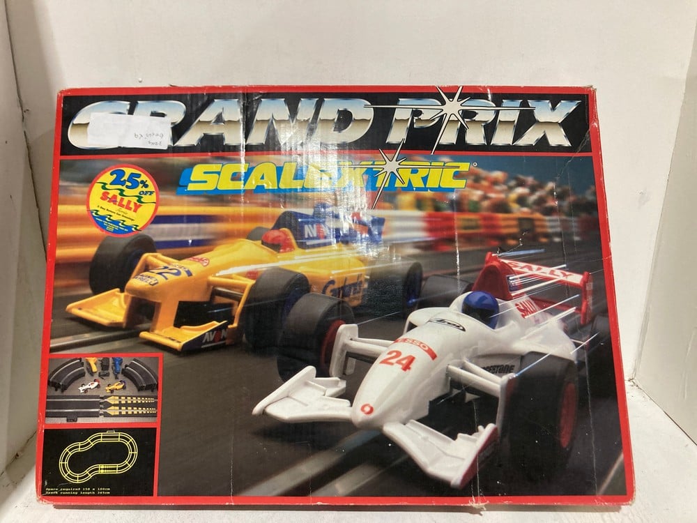 Lot 487  
            BIRMINGHAM SR111 - PARCEL DELIVERY ONLY 
                
SCALEXTRIC GRAND PRIX SET.