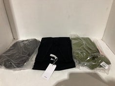 Lot 490  
            BIRMINGHAM SR111 - PARCEL DELIVERY ONLY 

                
16 X WOMEN’S CLOTHES TO INCLUDE PRETTY LITTLE THING BEIGE WOVEN BELT DETAIL SKIRT...