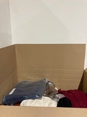 Lot 506  
            BIRMINGHAM SR111 - PARCEL DELIVERY ONLY 

                
15 X LADIES CLOTHING ITEM TO INCLUDE BURGUNDY LACE TOP.