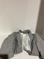Lot 510  
            BIRMINGHAM SR111 - PARCEL DELIVERY ONLY 

                
17 X WOMENS CLOTHING ITEMS TO INCLUDE GREY JACKET ZARA.