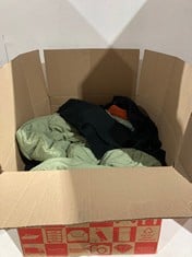 Lot 574  
            BIRMINGHAM SR111 - PARCEL DELIVERY ONLY 
                
15 X WOMEN’S CLOTHING TO INCLUDE HARDSTYLE XL PURPLE TOP.