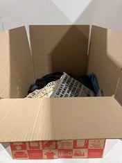 Lot 577  
            BIRMINGHAM SR111 - PARCEL DELIVERY ONLY 
                
15 X WOMEN’S CLOTHING TO INCLUDE ASOS JEANS 25/28.