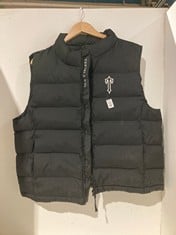 Lot 583  
            BIRMINGHAM SR111 - PARCEL DELIVERY ONLY 
                
TRAPSTAR BODY WARMER IN BLACK.