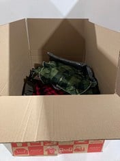 Lot 593  
            BIRMINGHAM SR111 - PARCEL DELIVERY ONLY 

                
15 X WOMEN’S CLOTHING TO INCLUDE PRETTY LITTLE THING BOUVIER TIE BACK LONG TOP WH...