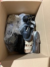 Lot 597  
            BIRMINGHAM SR111 - PARCEL DELIVERY ONLY 

                
10 X SHOES ITEMS INCLUDE ADIDAS SLIDERS.