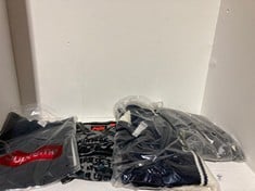 Lot 608  
            BIRMINGHAM SR111 - PARCEL DELIVERY ONLY 

                
4 X MEN’S CLOTHING ITEMS TO INCLUDE VINTAGE SUPER DRY TEE SHIRT.