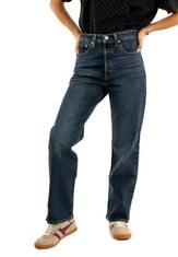 Lot 70  
            BIRMINGHAM SR111 - PARCEL DELIVERY ONLY 
                
LEVI'S WOMEN'S RIBCAGE FULL LENGTH JEANS, APPLY NOW, 30W X 30L.
