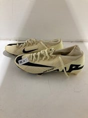 Lot 98  
            BIRMINGHAM SR111 - PARCEL DELIVERY ONLY 

                
NIKE AIR ZOOM MERCURIAL UK SIZE 8