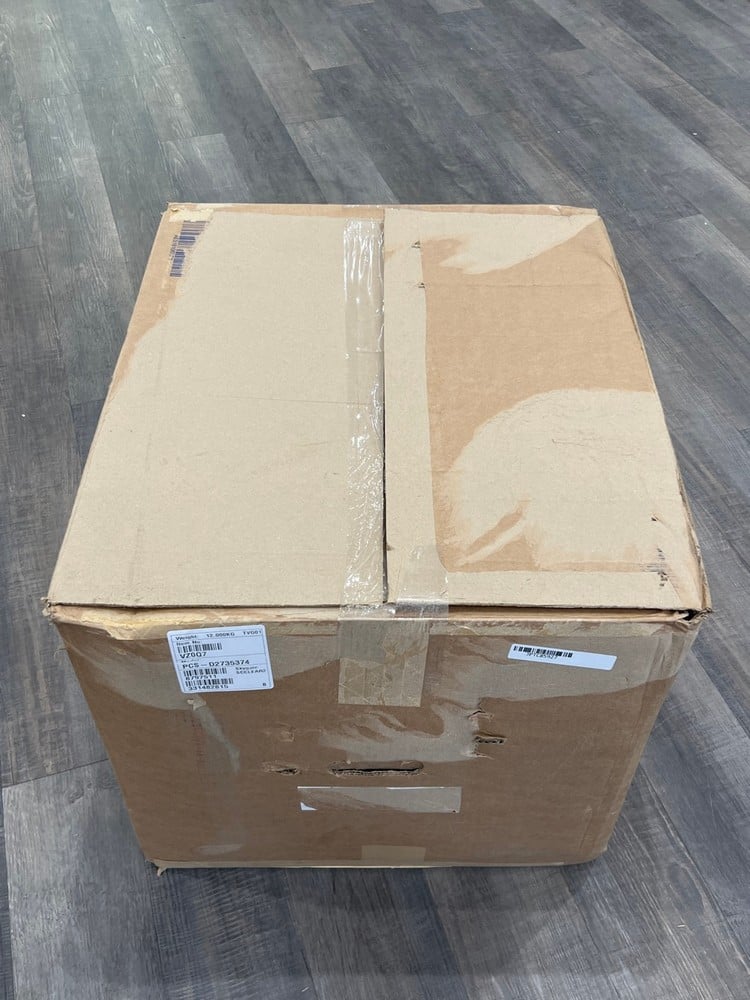 Lot 18  
            Chesterfield Tech - Collection or Optional Delivery Available 

                
CUSTOME BUILT GAMING PC BUNDLE IN BLACK. (WITH MONITOR + KEYBOARD & MOUSE (VZ0Q7)...