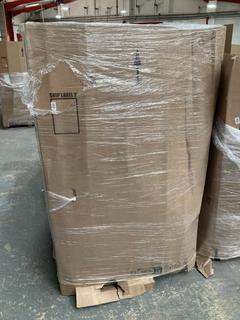 Lot 100  
            Chesterfield SR40 - Collection or Optional Delivery Available 

                
PALLET OF ASSORTED ITEMS TO INCLUDE TOILET SEAT IN WHITE (LOCATION: A6)