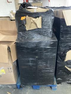 Lot 154  
            Chesterfield SR40 - Collection or Optional Delivery Available 

                
PALLET OF ASSORTED ITEMS TO INCLUDE FLOOR STANDING LAMP (LOCATION: A4)