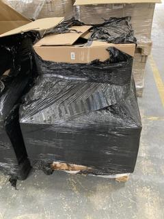 Lot 162  
            Chesterfield SR40 - Collection or Optional Delivery Available 

                
PALLET OF ASSORTED ITEMS TO INCLUDE THE BATMAN BOOK BY DC COMICS (LOCATION: A4)