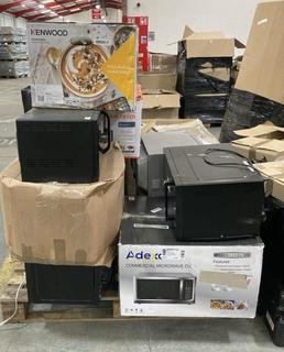 Lot 253  
            Chesterfield SR40 - Collection or Optional Delivery Available 

                
PALLET OF ASSORTED ITEMS TO INCLUDE RUSSELL HOBBS COMPACT MICROWAVE OVEN IN SILVE...