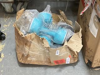 Lot 28  
            Chesterfield SR40 - Collection or Optional Delivery Available 

                
6 X ASSORTED DUMBBELLS TO INCLUDE 4KG DUMBBELL IN BLUE (LOCATION: B4)