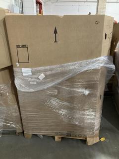 Lot 385  
            Chesterfield SR40 - Collection or Optional Delivery Available 

                
PALLET OF ASSORTED ITEMS TO INCLUDE TOILET TISSUE (LOCATION: SR42)