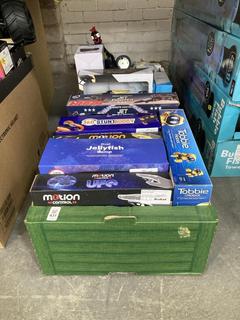 Lot 431  
            Chesterfield SR40 - Collection or Optional Delivery Available 

                
2 X BOX OF ASSORTED ITEMS TO INCLUDE OVAL JELLYFISH LAMP (LOCATION: B RACKING )