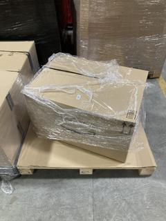 Lot 522  
            Chesterfield SR40 - Collection or Optional Delivery Available 

                
PALLET OF ASSORTED ITEMS TO INCLUDE SANTA SEQUIN CRAFT KITS (LOCATION: SR42)