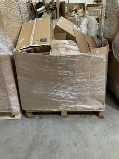 Lot 600  
            Chesterfield SR40 - Collection or Optional Delivery Available 

                
PALLET OF ASSORTED ITEMS TO INCLUDE RUSSELL HOBBS 4 SLICE TOASTER (LOCATION: SR42)