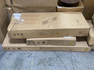 Lot 133  
            Chesterfield SR35 - Collection or Optional Delivery Available 

                
2 X ASSORTED ITEMS TO INCLUDE CARINA TV UNIT (VJETB) (LOCATION: SR35)