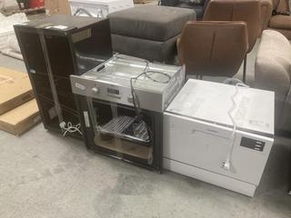 Lot 272  
            Chesterfield SR35 - Collection or Optional Delivery Available 

                
3 X ASSORTED ITEMS TO INCLUDE AEG SINGLE ELECTRIC OVEN IN STAINLESS STEEL MODEL: ...