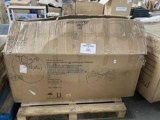 Lot 305  
            Chesterfield SR35 - Collection or Optional Delivery Available 

                
ARUBA BOX OF CUSHIONS (LOCATION: SR35)