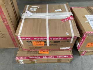 Lot 551  
            Chesterfield SR35 - Collection or Optional Delivery Available 

                
TECTAKE SAFETY GATE WITH 5 ELEMENTS TO INCLUDE STANDERD SHAPE DOG CRATE (LOCATION...