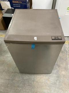 Lot 583  
            Chesterfield SR35 - Collection or Optional Delivery Available 

                
HISENSE FRIDGE FREEZER IN GREY- MOD NO- RL170DD4BCE -ORIGINAL RRP £199 (LOCATION:...