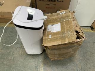 Lot 599  
            Chesterfield SR35 - Collection or Optional Delivery Available 

                
BLACK AND DECKER DEHUMIDIFIER IN WHITE- MODEL BXAC65002GB - ORIGINAL RRP £119 TO ...