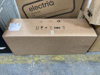 Lot 633  
            Chesterfield SR35 - Collection or Optional Delivery Available 

                
SMEG COOKER HOOD- IN SILVER/GREY WITH BLUE TRIM ON EXTRACTION UNIT- MODEL NO- KSG...