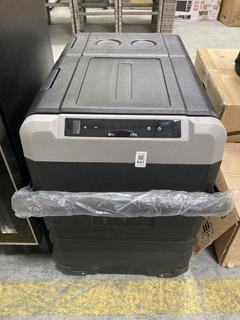 Lot 641  
            Chesterfield SR35 - Collection or Optional Delivery Available 

                
ELECTRIQ ELECTRIC COOL BOX FOR A CAR IN BLACK (LOCATION: SR35)