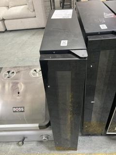 Lot 644  
            Chesterfield SR35 - Collection or Optional Delivery Available 

                
ELECTRIQ WINE COOLER IN BLACK - MOD NO EIQ15WINEBG -ORIGINAL RRP £ 179 (LOCATION:...