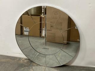 Lot 13  
            Chesterfield SR36 - Collection Only 

                
32" HAMILTON THOMAS KENT MIRROR CLOCK - COLLECTION ONLY (LOCATION: SR36 A6)