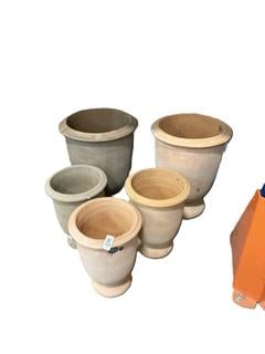 Lot 333  
            Chesterfield SR36 - Collection Only 

                
5 X ASSORTED PLANT POTS (COLLECTION ONLY) (LOCATION: SR36 A1)
