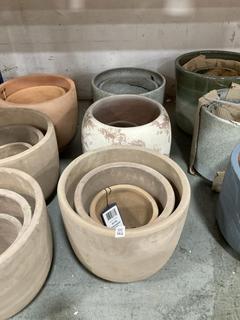 Lot 362  
            Chesterfield SR36 - Collection Only 

                
ASSORTED PLANT POTS TO INCLUDE PLANT POT IN BROWN (COLLECTION ONLY) (LOCATION: SR...