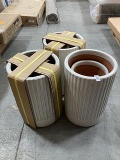 Lot 376  
            Chesterfield SR36 - Collection Only 

                
ASSORTED PLANT POTS IN CREAM (COLLECTION ONLY) (LOCATION: SR36 A4)