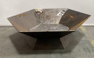 Lot 382  
            Chesterfield SR36 - Collection or Optional Delivery Available 

                
HEXAGON METAL FIRE PIT IN BLACK (LOCATION: SR36 A5)