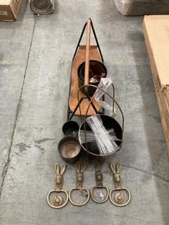 Lot 400  
            Chesterfield SR36 - Collection Only 

                
ASSORTED PLANT POTS TO INCLUDE HANGING PLANTER IN BLACK AND COPPER (COLLECTION ON...